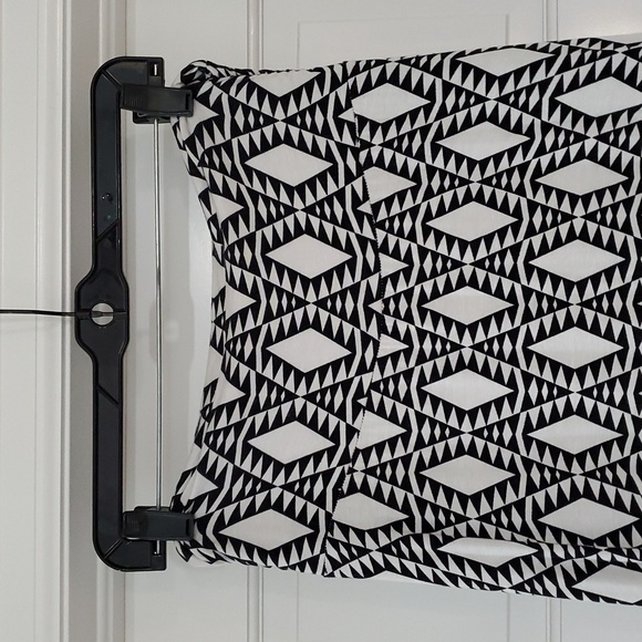 Bobeau Black/ White Geometric Women's Skirt women's sz L - Picture 2 of 4